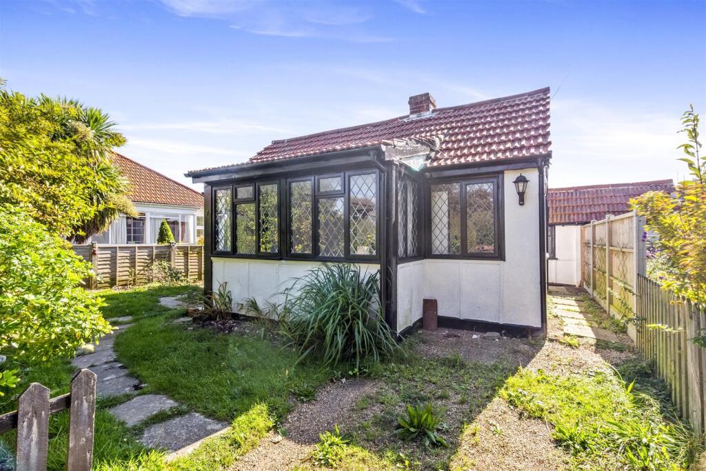 2-bed house on The Poplars, Ferring, £300,000