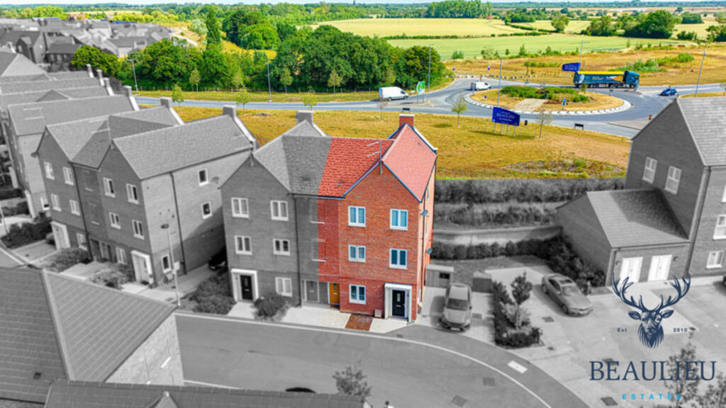 1-bed flat on William Bull Place, Beaulieu Park, CM1 6, £245,000
