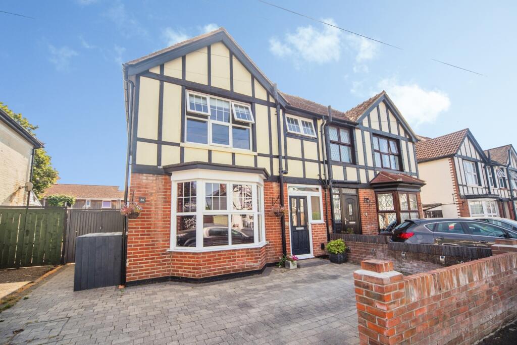 Main image of property: Lansdowne Road, Regents Park, Southampton, Hampshire, SO15