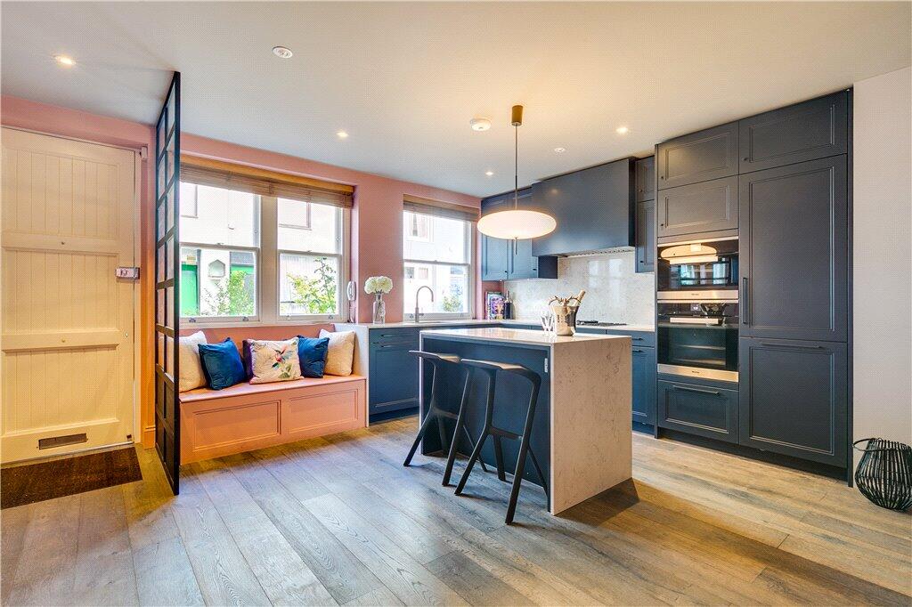 House in London, Royal Borough of Kensington and Chelsea - View 4