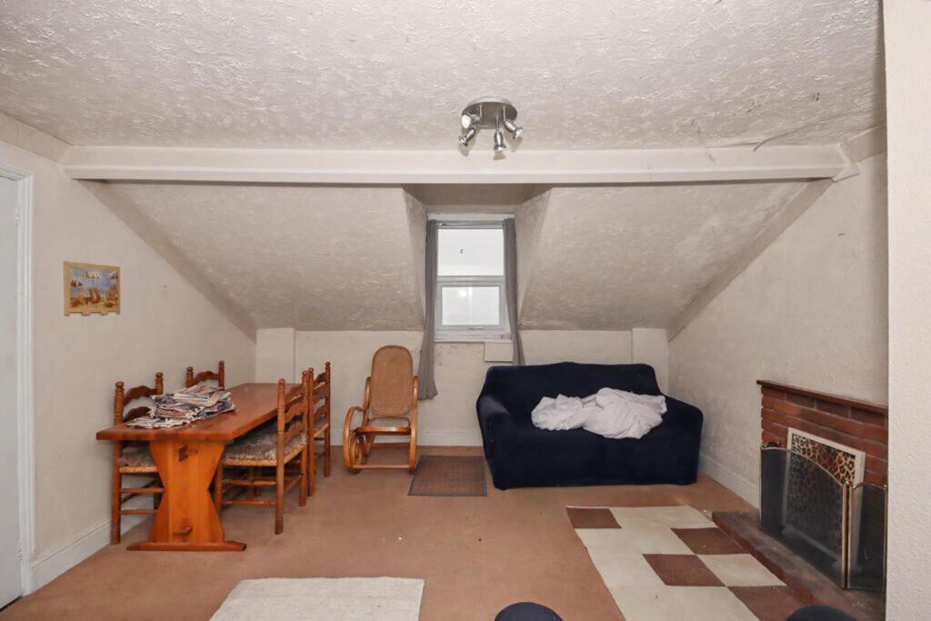 Apartment in East Suffolk, Lowestoft - View 5