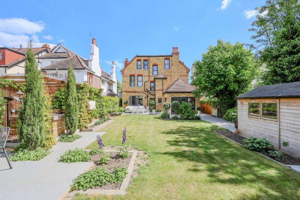 House in Southend-on-Sea, Essex - View 4