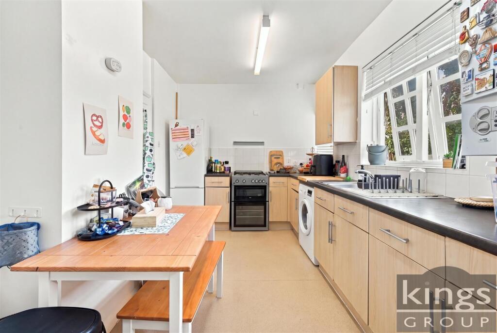 Apartment in London, West Green - View 3
