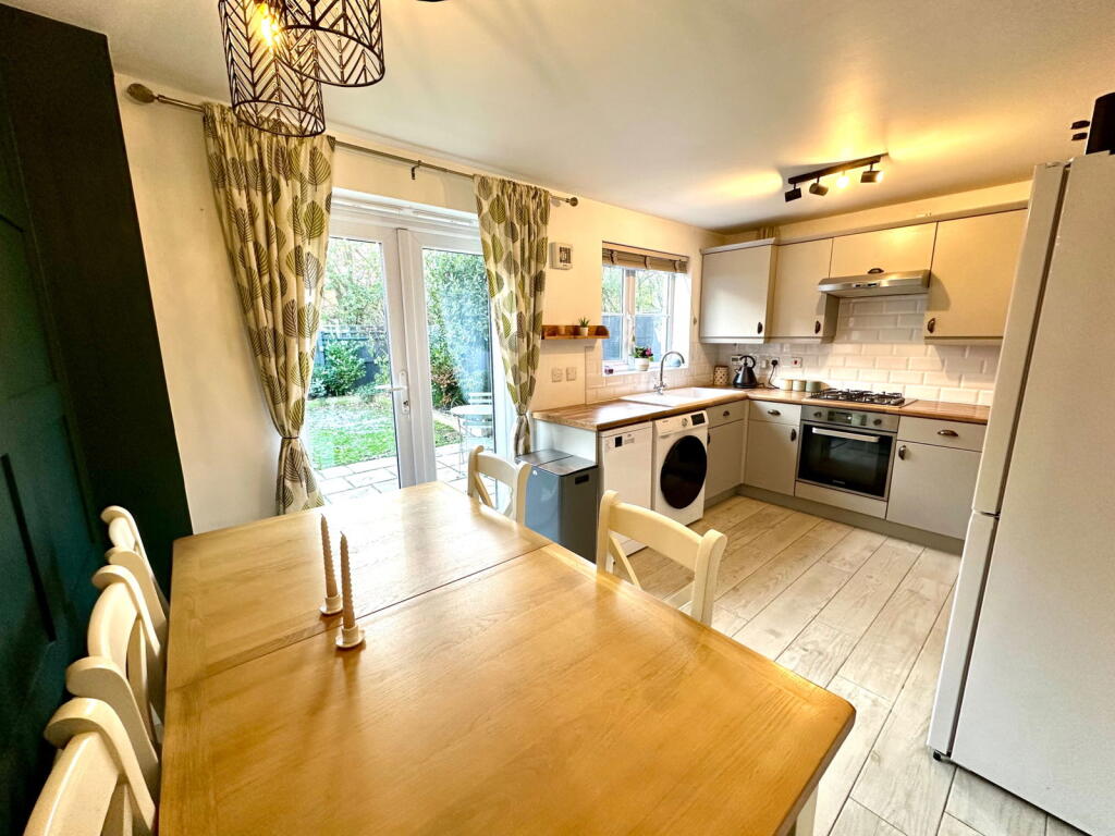 Longley Ings, Oxspring, Sheffield, S36 8ZS photo 3