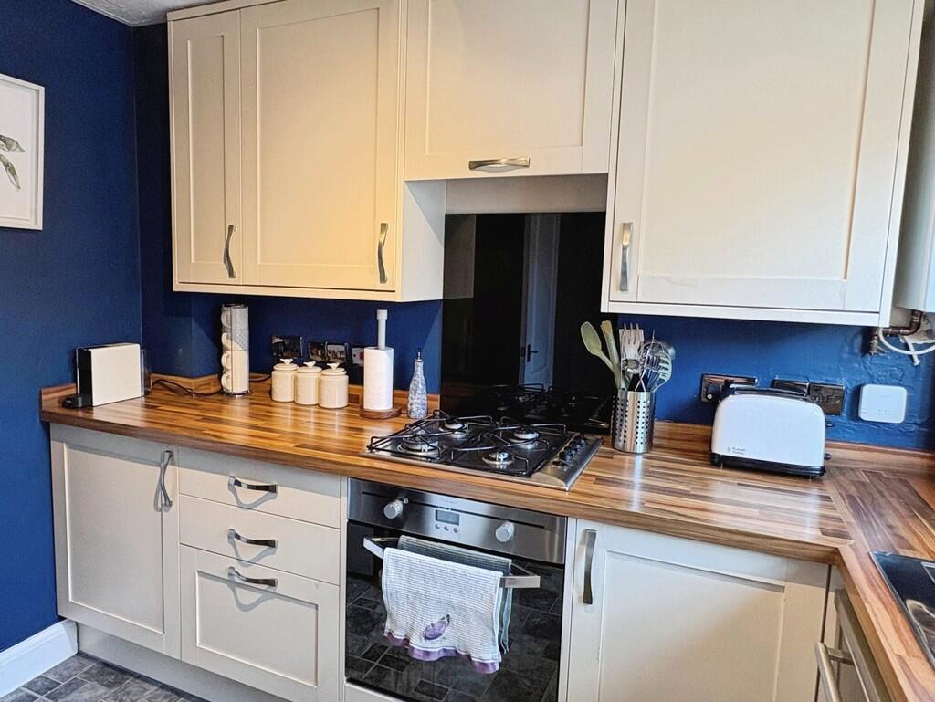 House in Hart, Crookham Village - View 5