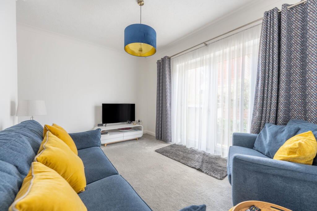Apartment in Netley Abbey, Southampton, Hound - View 2