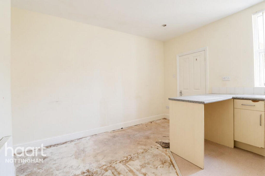 House in Nottingham - View 5