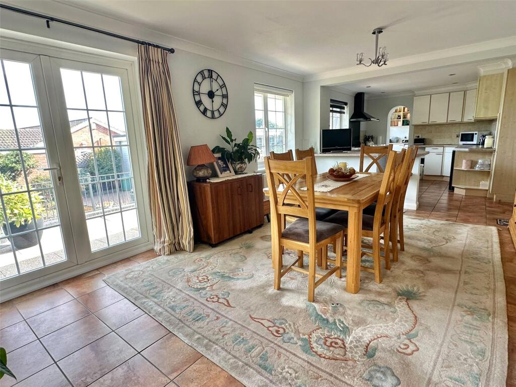 House in Southampton - More