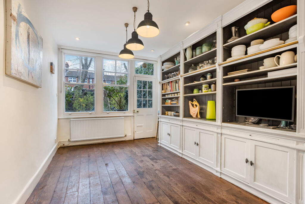 House in London - View 5