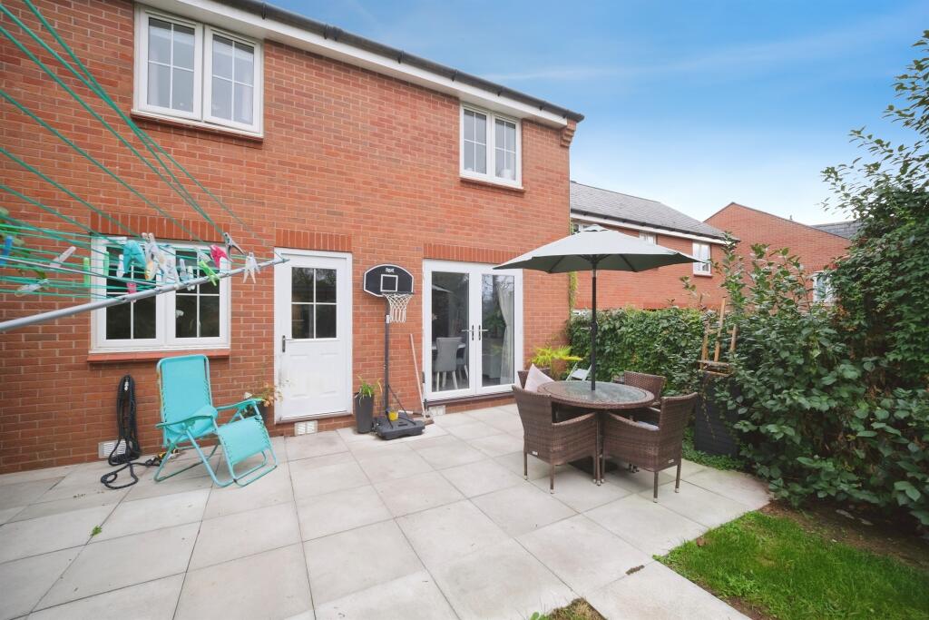 House in Newport - View 4