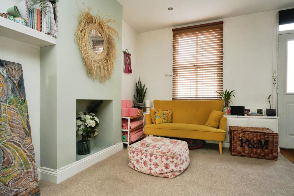 Kew Place, Cheltenham, Gloucestershire, GL53 photo 4