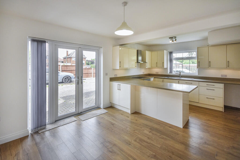 House in Nottingham, Wilford - More
