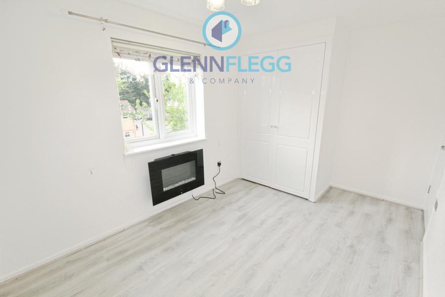 Apartment in Slough - View 5