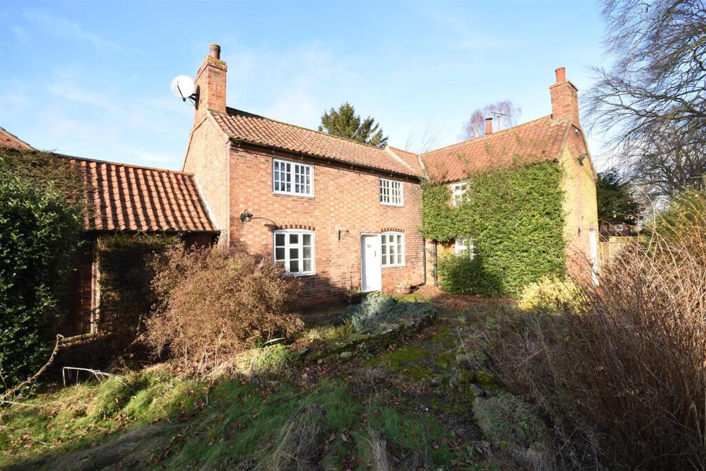 3-bed house on Town Street, Hawksworth, £400,000