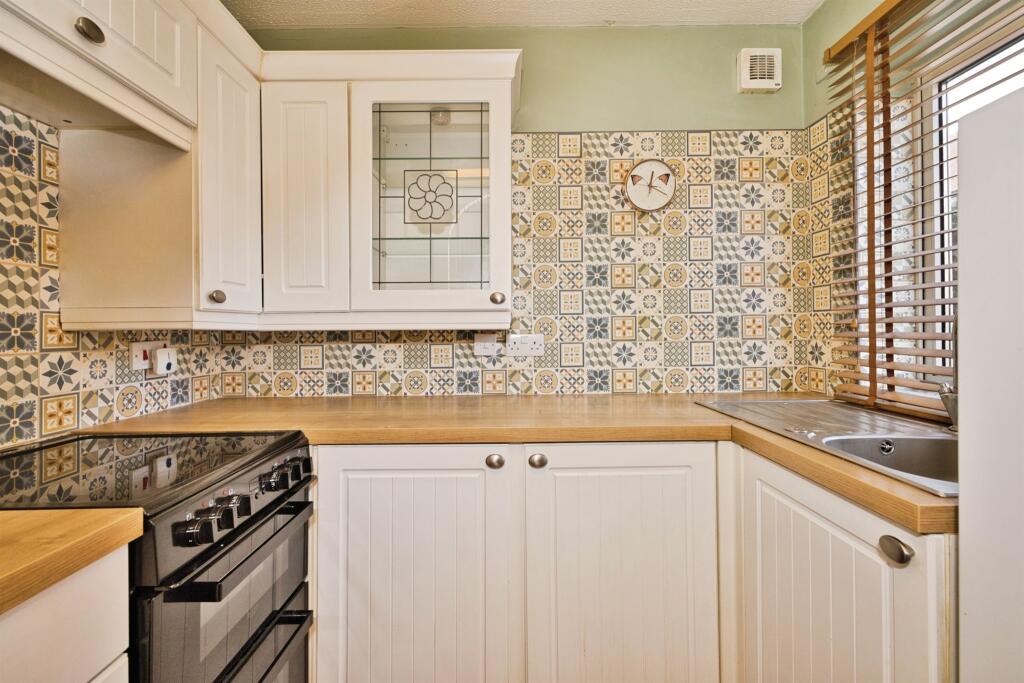 Additional image 2 of Hendford, YEOVIL