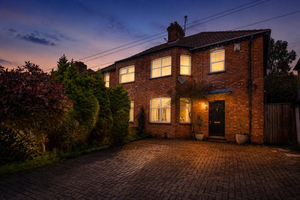 Main image of property: Oxford Road, Cowley, Oxford, Oxfordshire, OX4