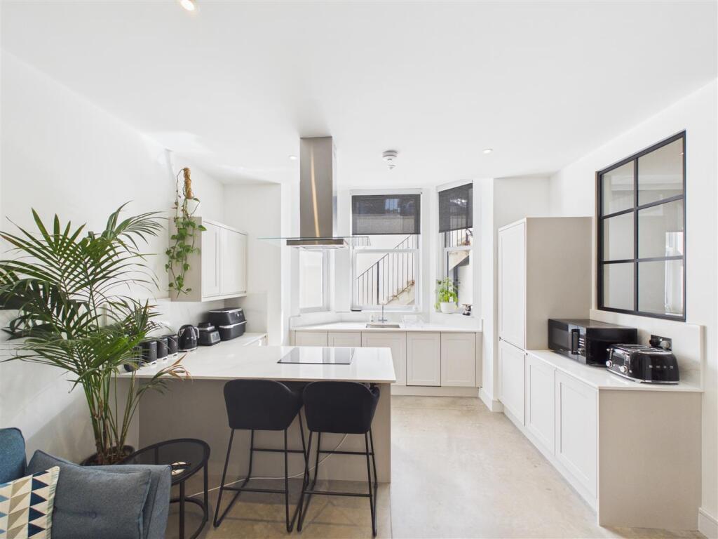 Apartment in London - View 4