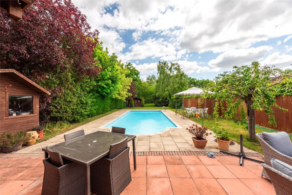Main image of property: Wellhayes, Great Linford, Milton Keynes, Buckinghamshire, MK14