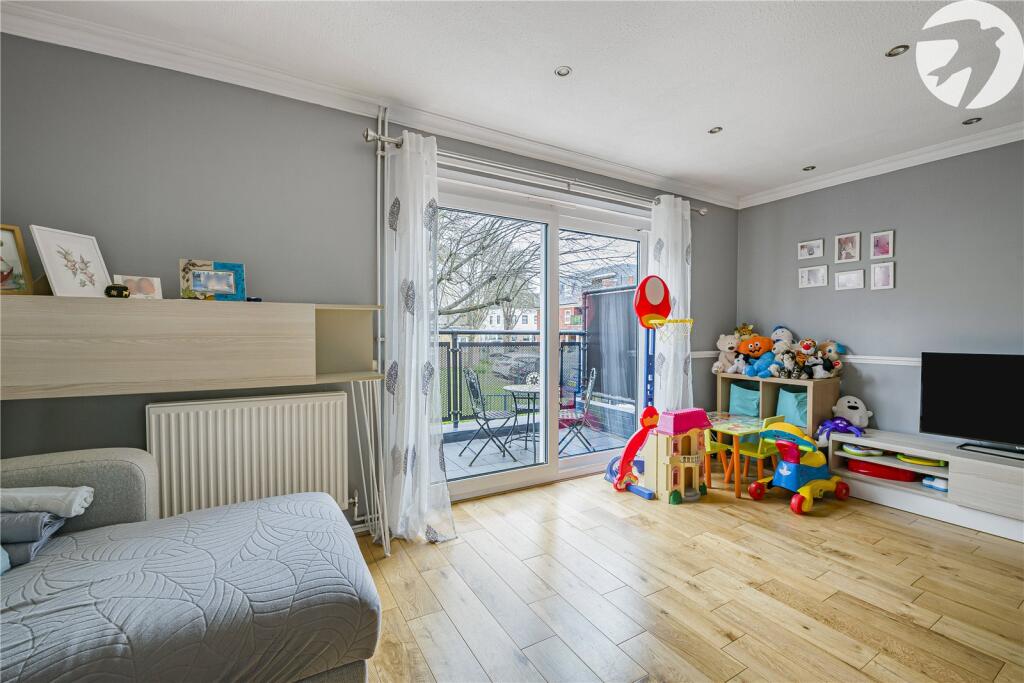 Apartment in London, Foots Cray Estate, North Cray - View 4