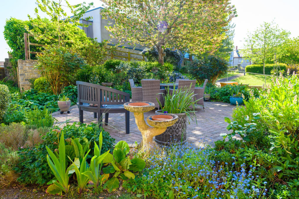 Apartment in Street, Somerset - View 2