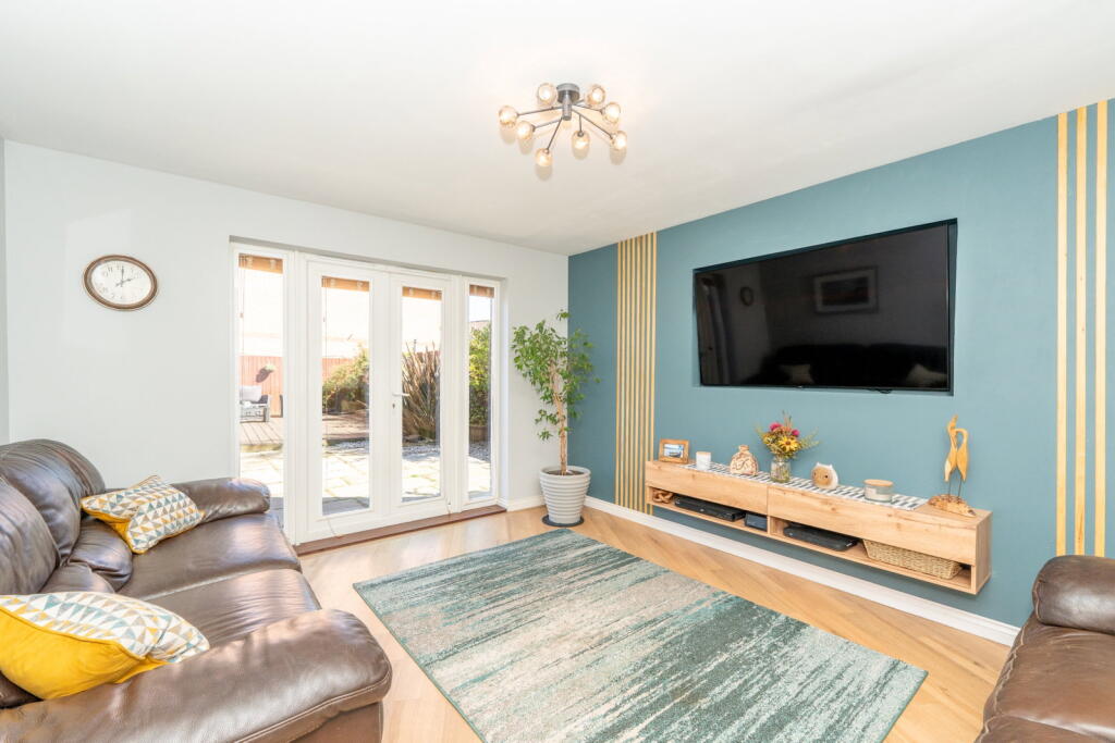 House in Kirkcaldy - More