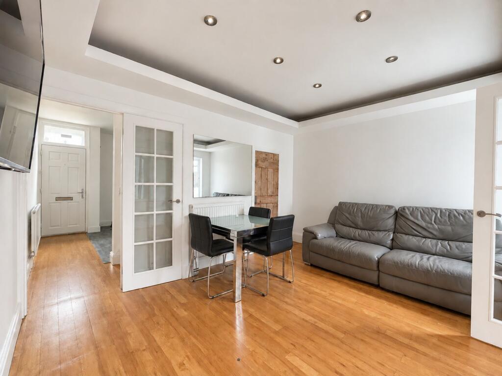 House in Swindon, Eastcott, South Swindon - View 5