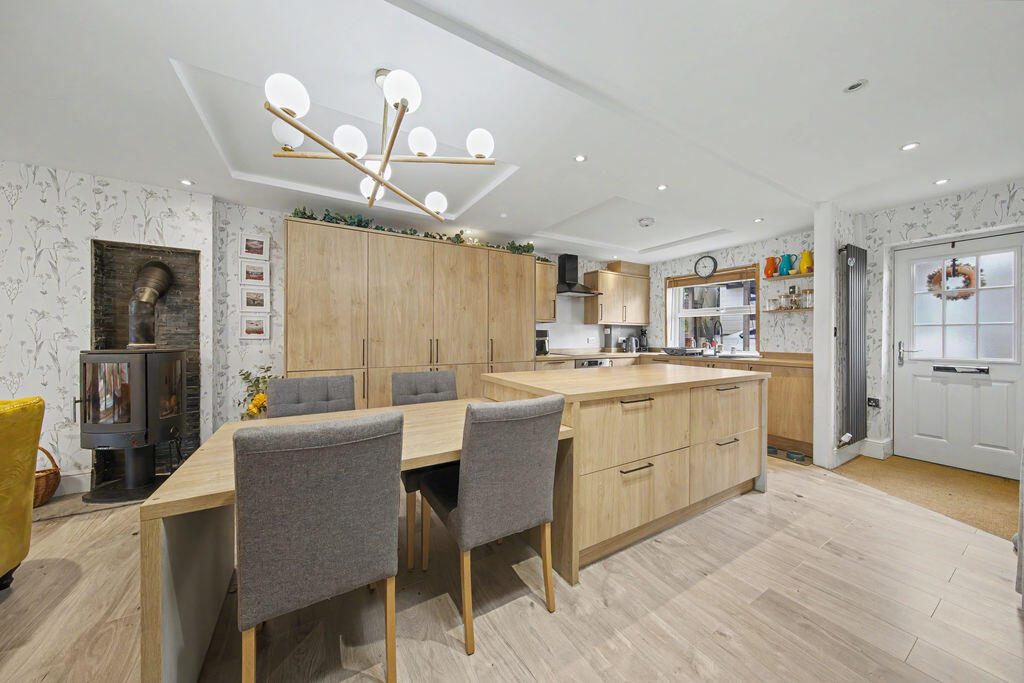 House in Chesterfield, Derbyshire - View 5