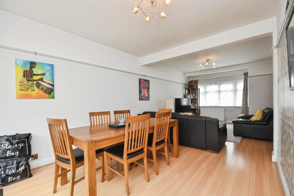 House in Romford - More