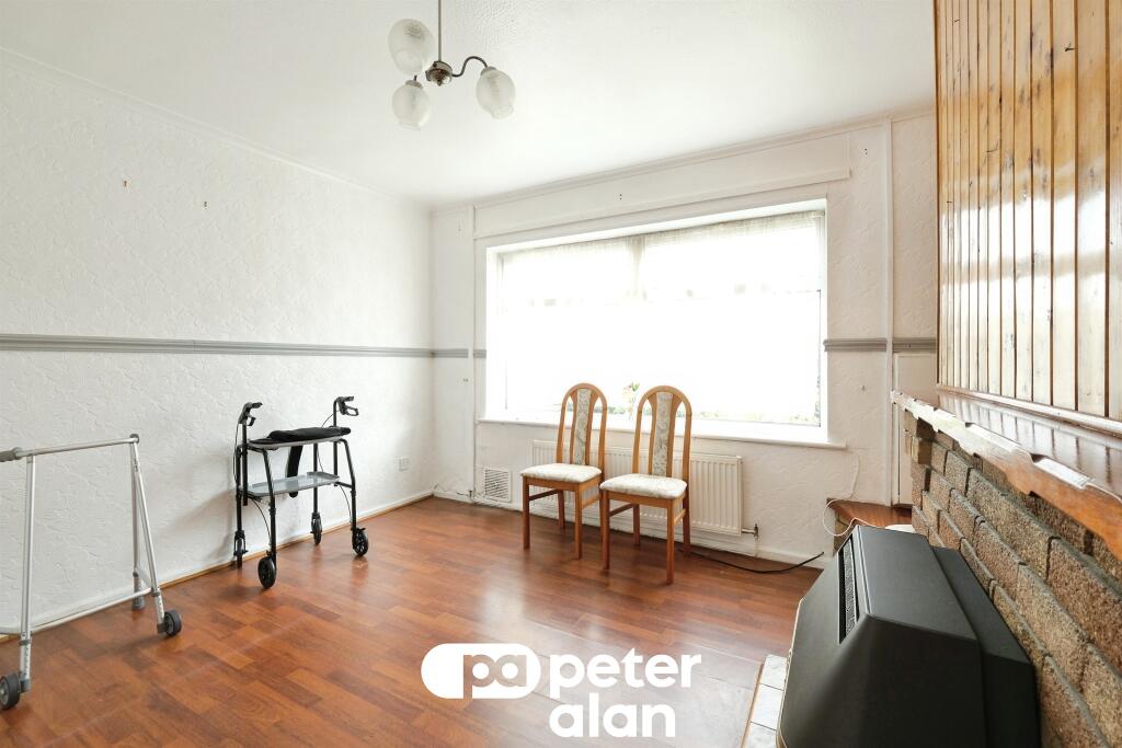 House in Newport - View 3