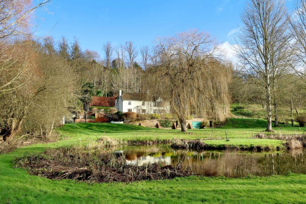 4-bed detached on Henley Road, Wargrave, Reading, Berkshire, RG10, £3,950,000