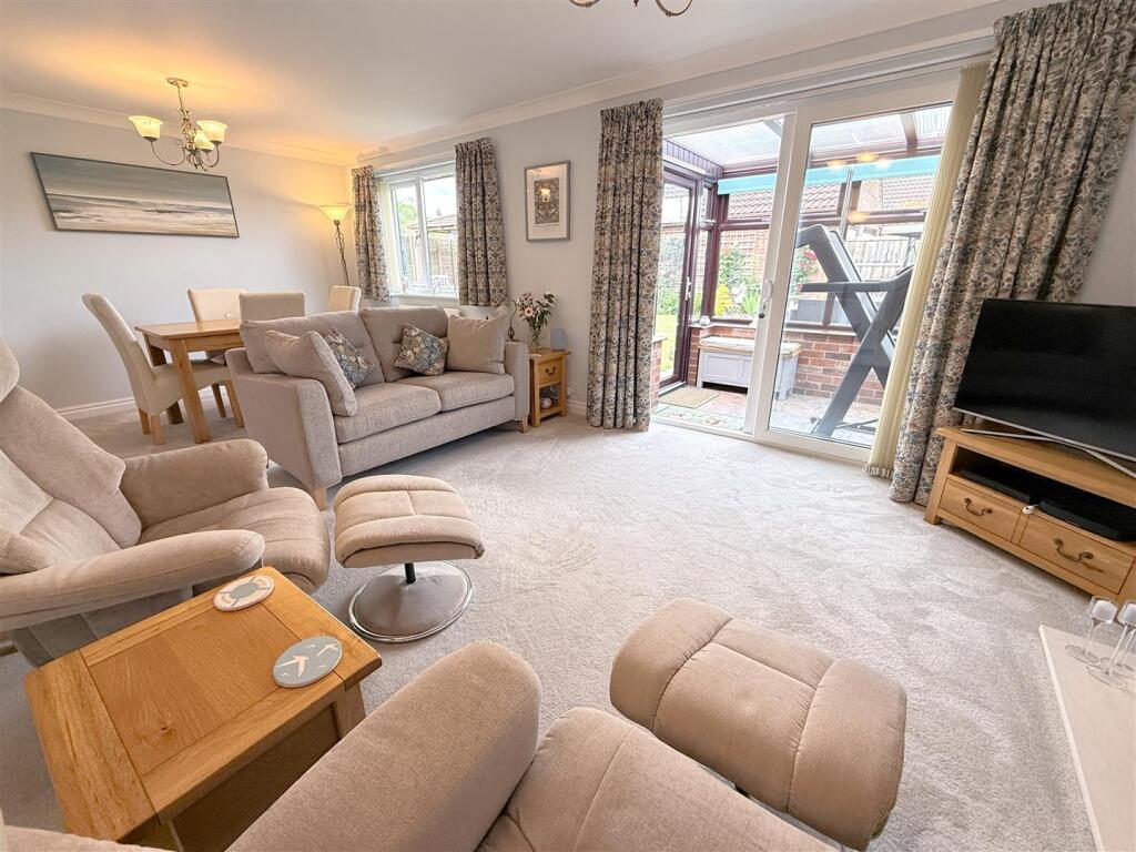 House in Rushcliffe, Aslockton - More