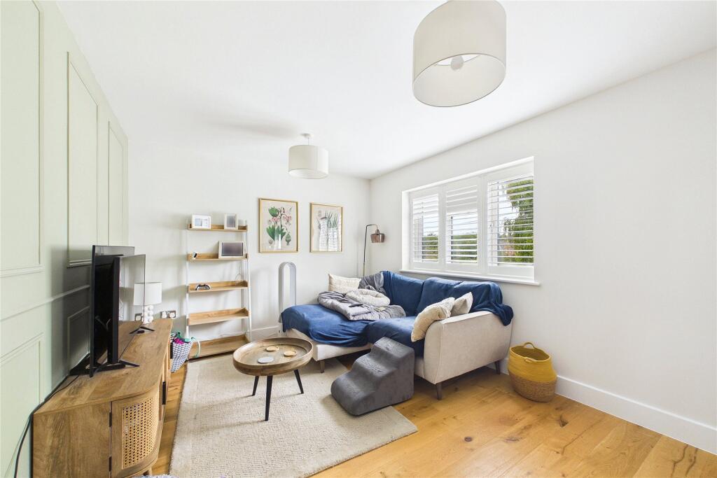 Apartment in Guildford - More