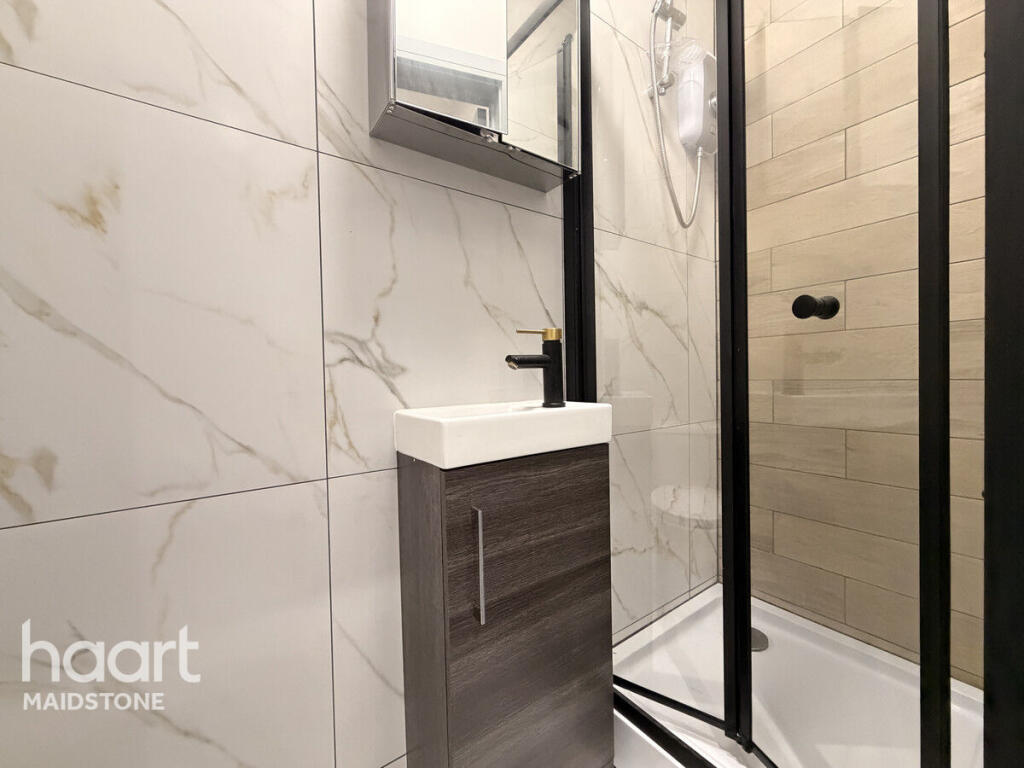 Main image of property: 3 Rawdon Road, Maidstone