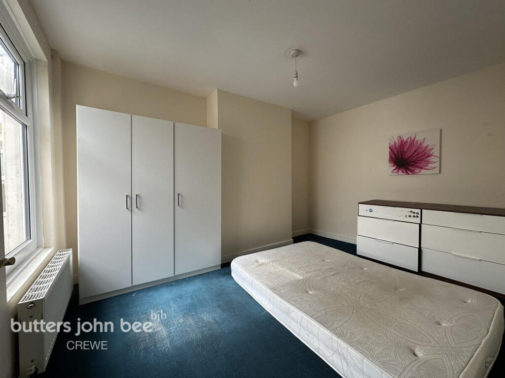 Apartment in Crewe - More