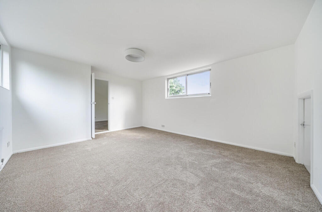 House in Sevenoaks, Westerham - More
