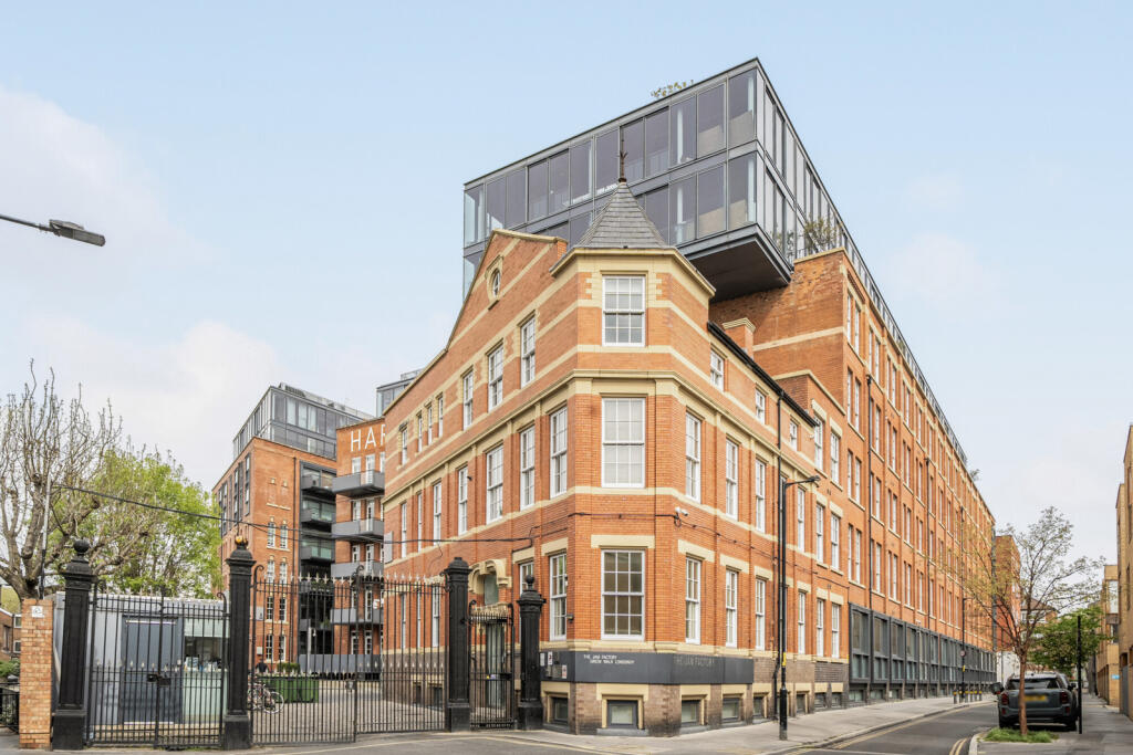 Main image of property: Green Walk, London