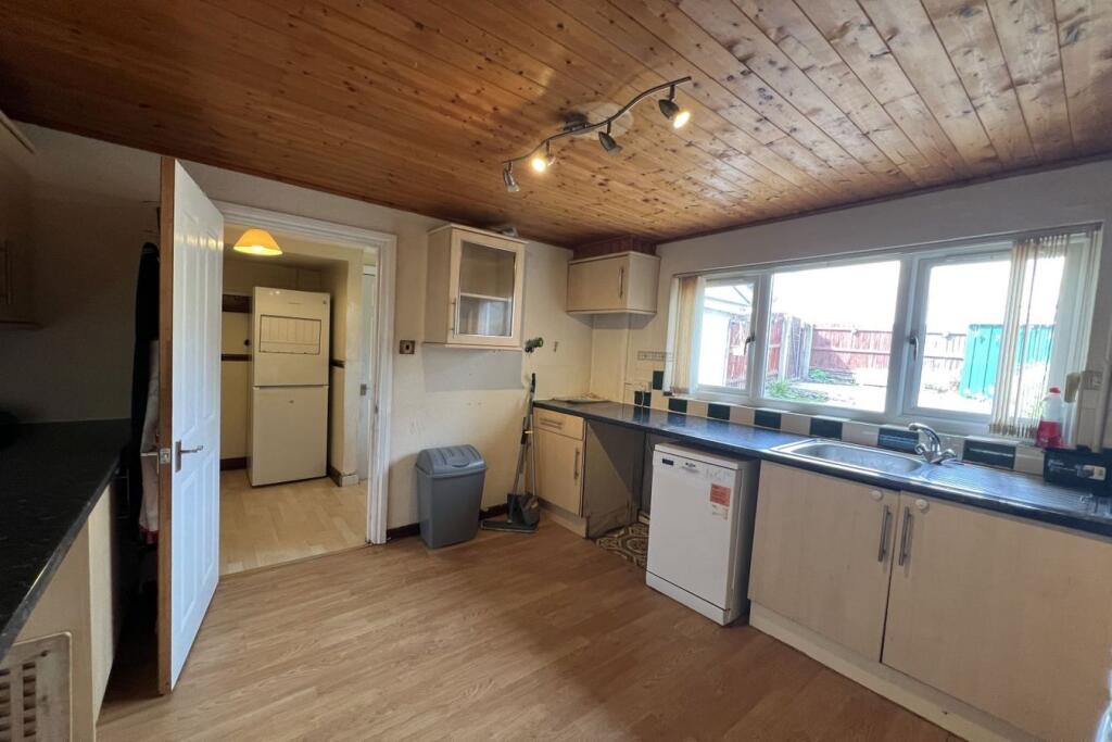 House in Newport - More