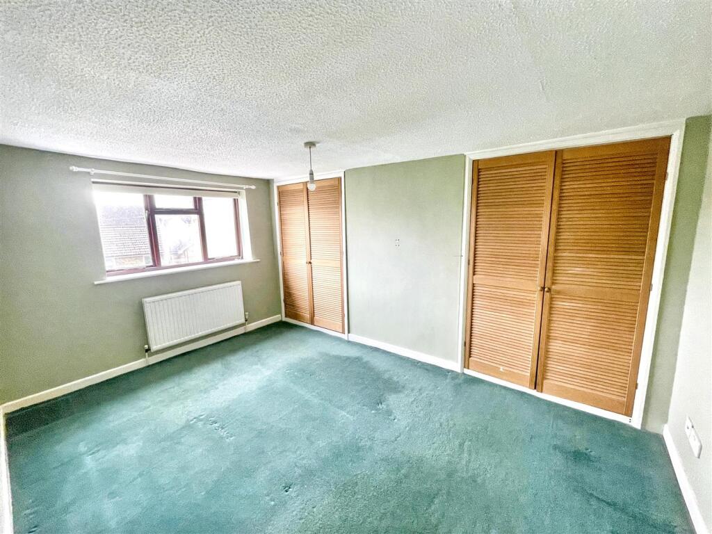 House in Stamford, Northfields - More
