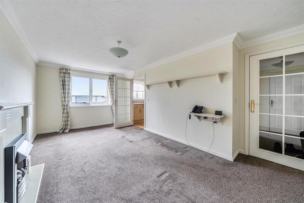 Apartment in Southampton - View 3
