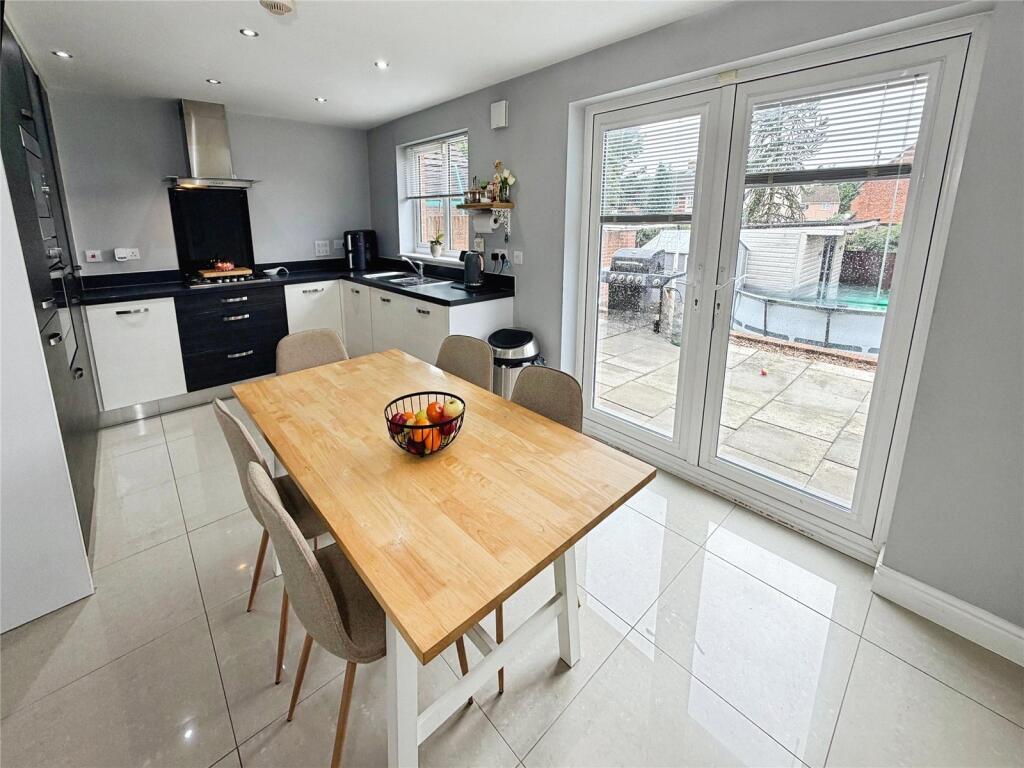 House in Doncaster, Scawthorpe - More