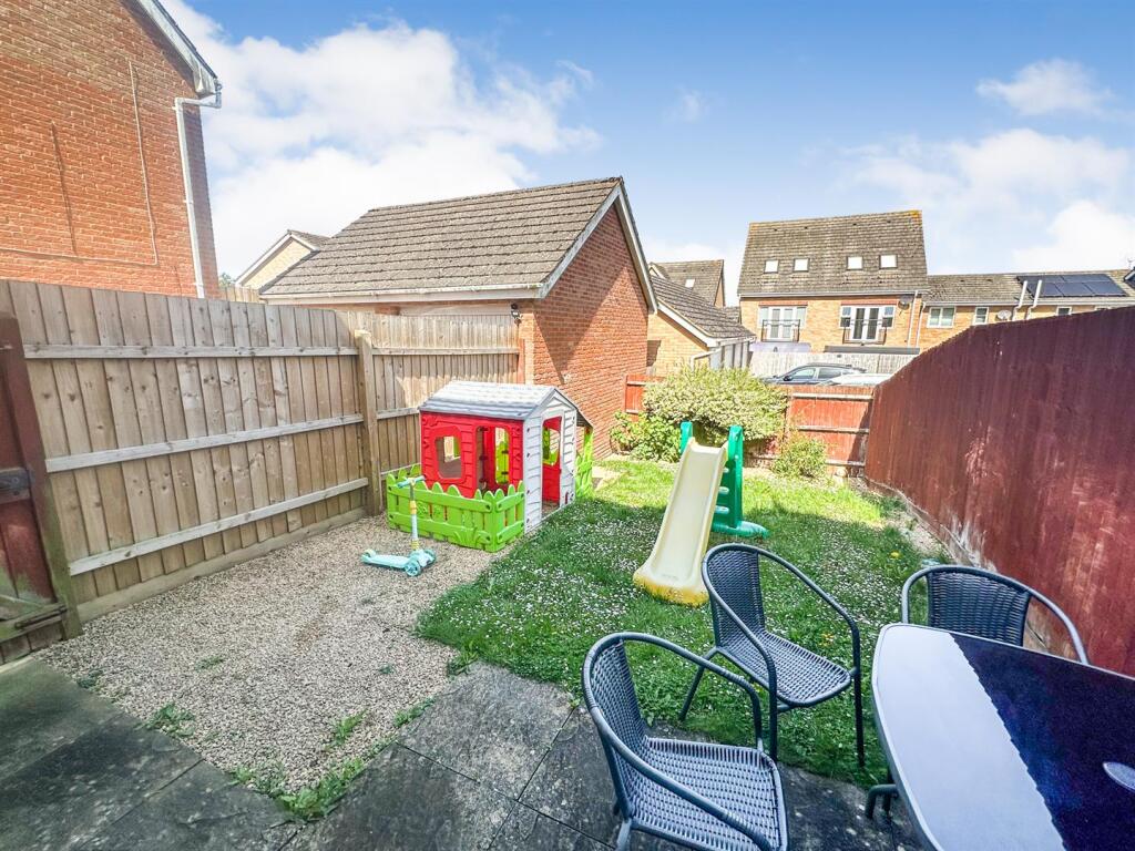 House in Corby, North Northamptonshire - View 5