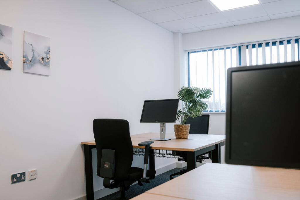 250 sqft office in Burnley
