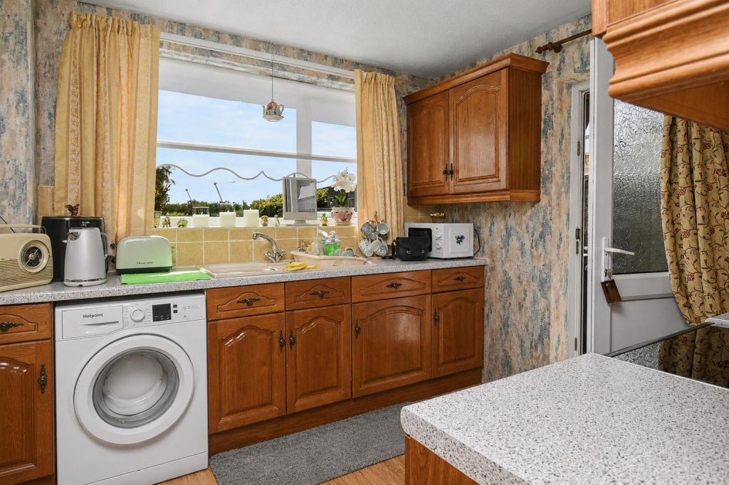 NN17 Finch Hatton Drive, Gretton - View 4