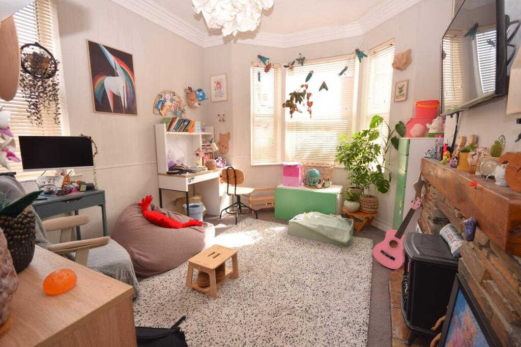 House in Rugby, Brownsover - View 3