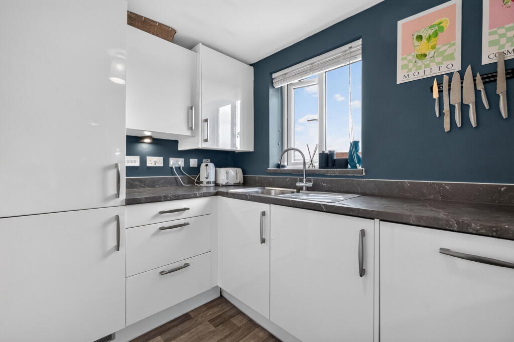 Apartment in Milton Keynes - More
