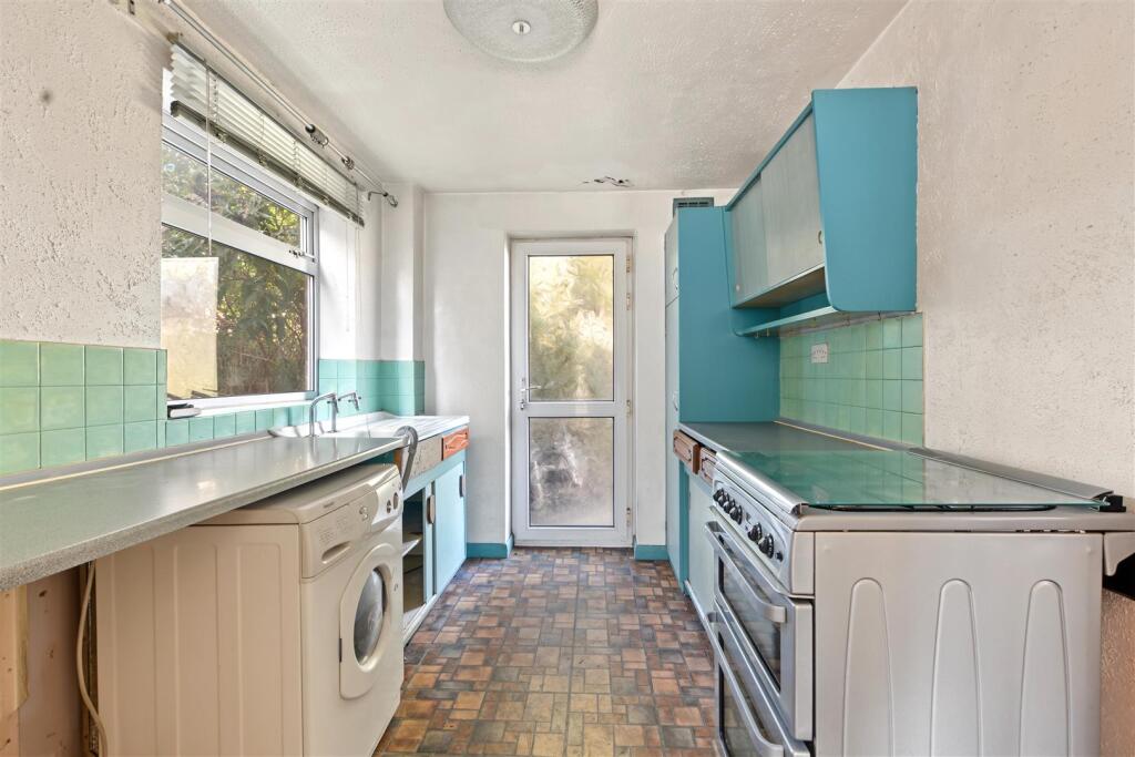House in Nottingham, Nottinghamshire - View 3