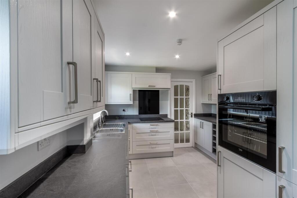 18 Lytham Avenue, Dinnington, S25 2TB photo 3