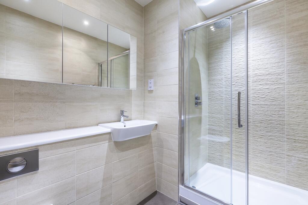 Apartment in London - View 5