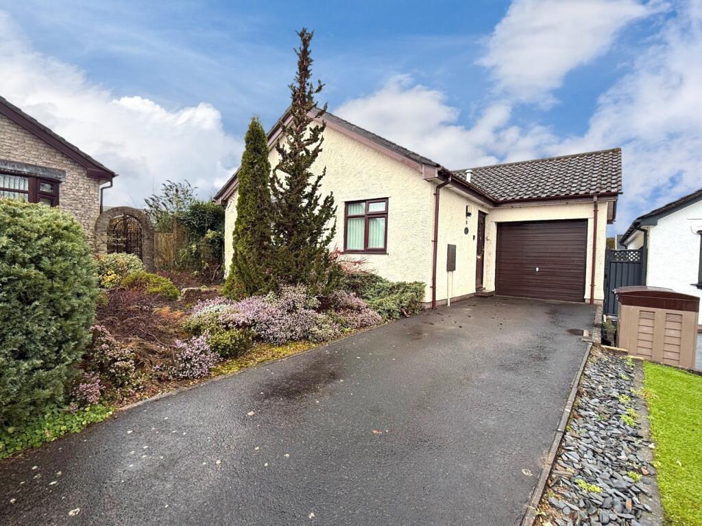 Main image of property: Chelvey Rise, Nailsea, North Somerset, BS48