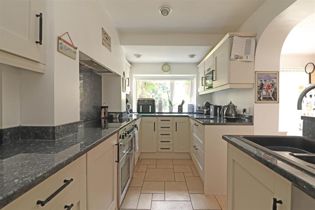 House in Redhill - More
